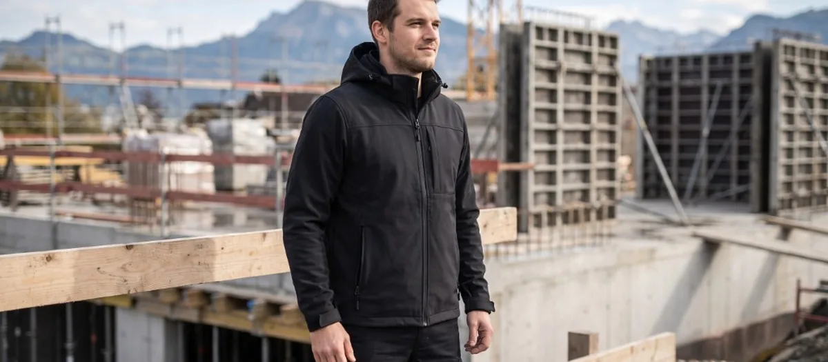 Tenue workwear livrée sur chantier — étape livraison